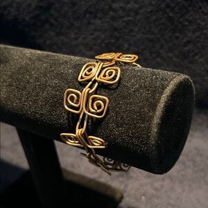 Copper wire bracelet. New condition. Appears Artisan made